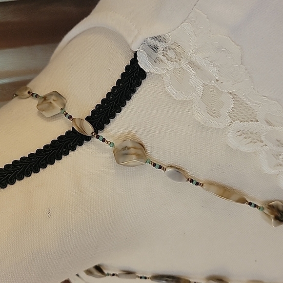 Handmade Acrylic Glass Seed Beaded Necklace - Picture 7 of 8